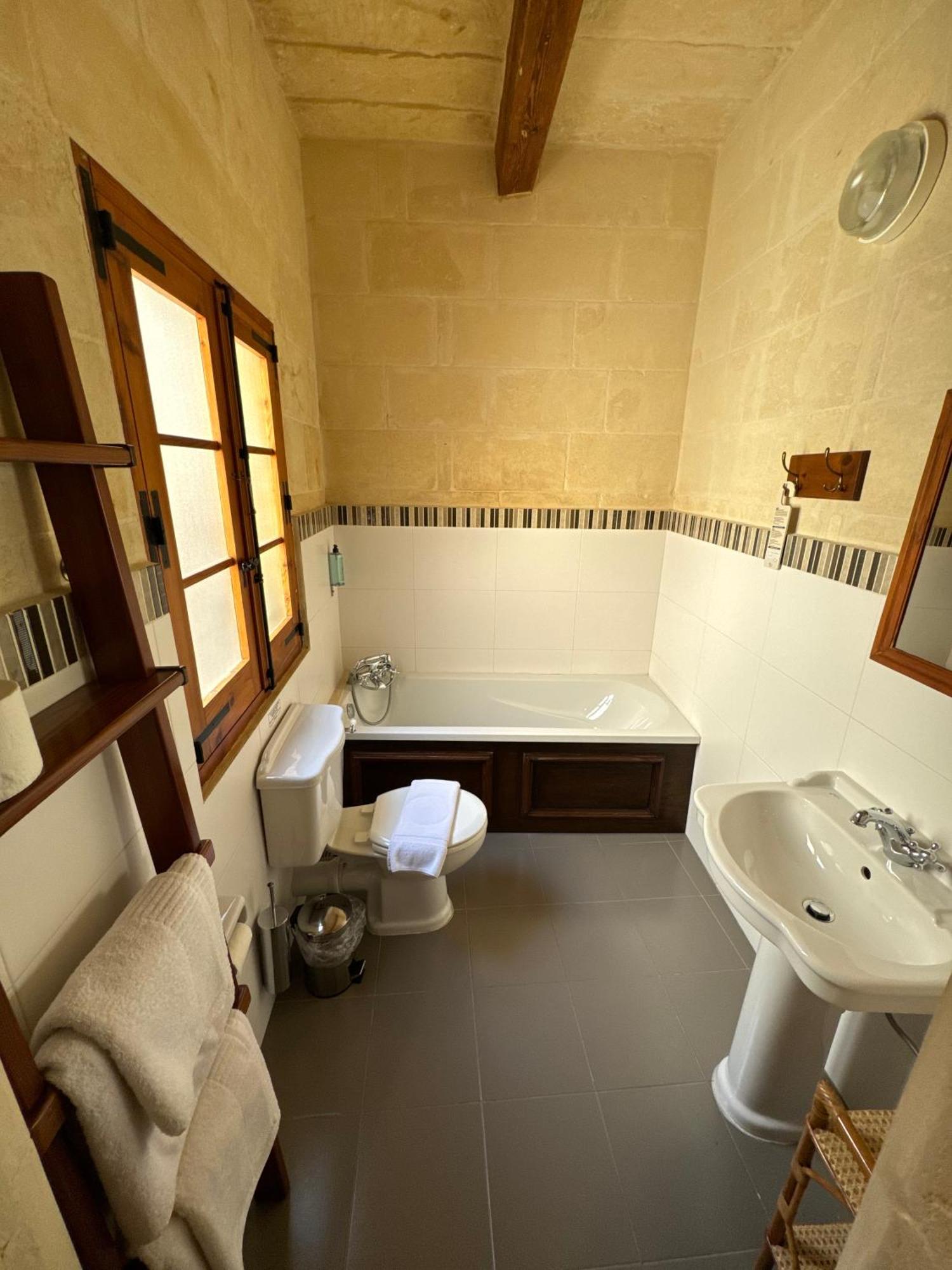 Maria'S B&B Għasri Rum bild